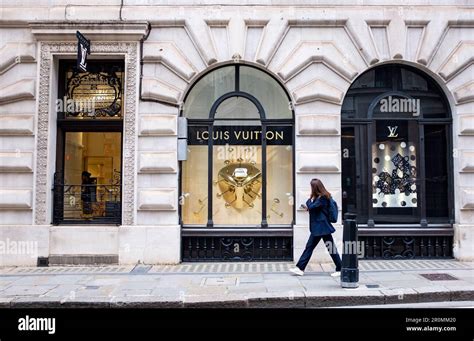 louis vuitton king street|louis vuitton royal exchange.